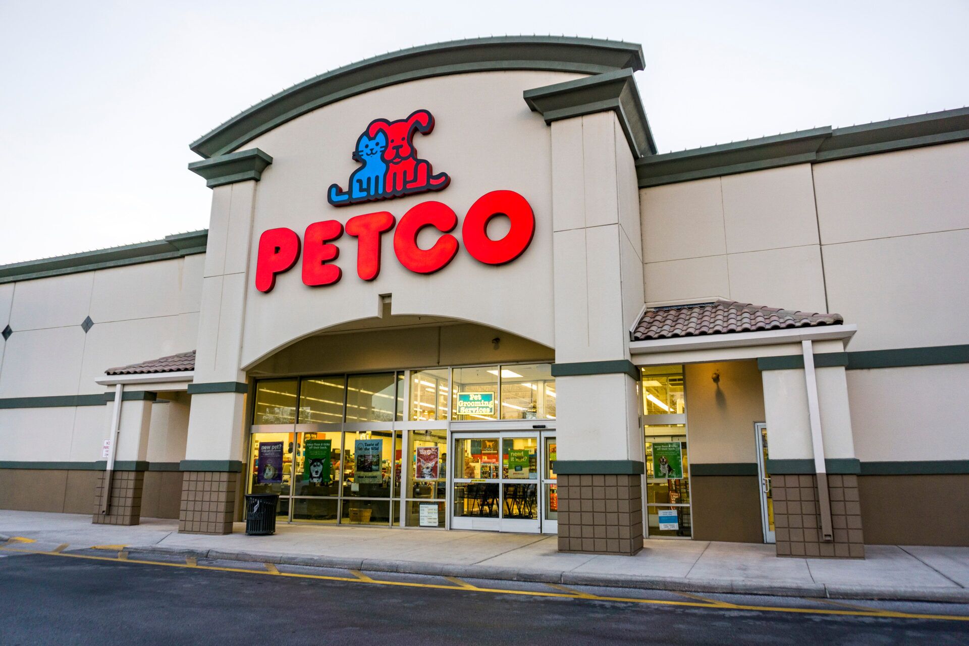 Orlando,,Florida/,United,States,-,March,27,,2018:,Petco,Is